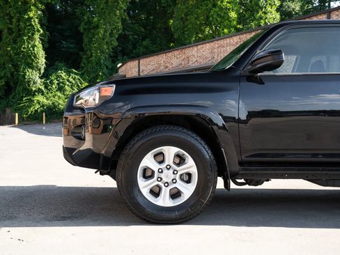 Used 2020 Toyota 4Runner SR5 RWD image 3