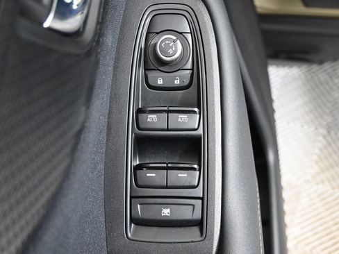 Used 2024 Subaru Outback Premium AWD/4WD image 18