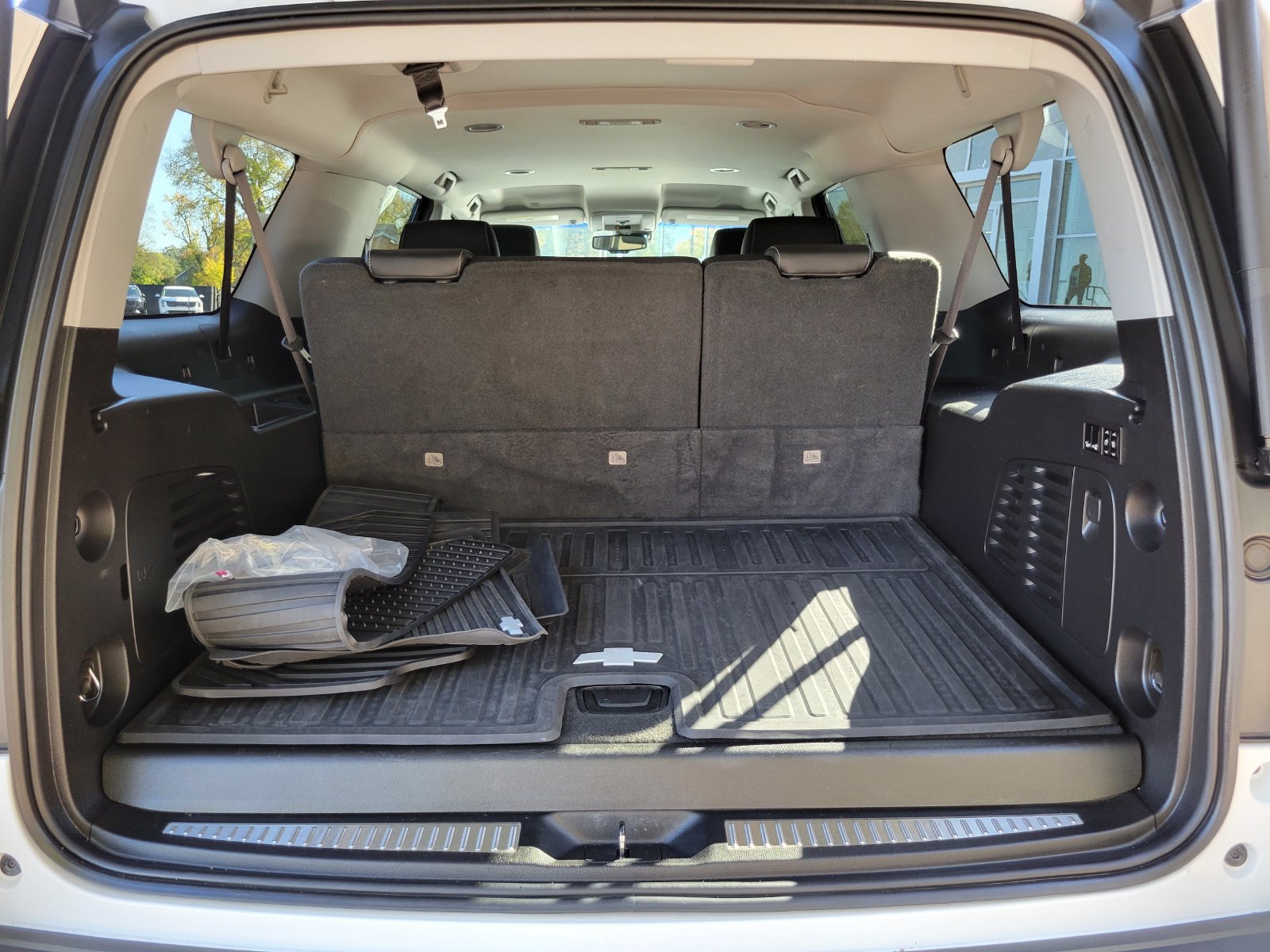 Used 2019 Chevrolet Suburban LT w/ Luxury Package AWD/4WD image 33