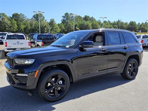 New 2025 Jeep Grand Cherokee Limited w/ Luxury Tech Group II image 3