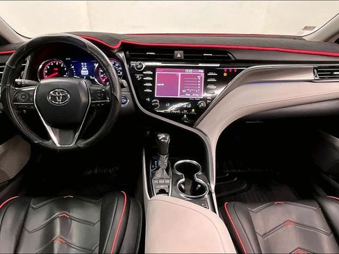 Used 2019 Toyota Camry XSE FWD image 14
