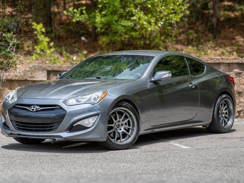 Used 2016 Hyundai Genesis 3.8 RWD image 1