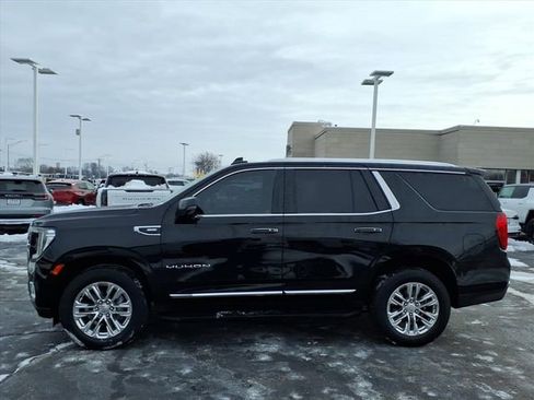 Used 2021 GMC Yukon SLT w/ SLT Premium Package image 11