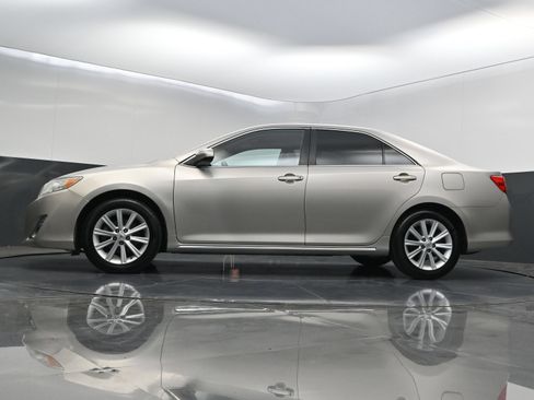 Used 2014 Toyota Camry XLE w/ Leather Package FWD image 37
