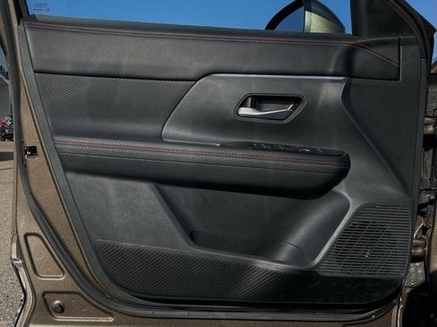 Certified 2025 Nissan Kicks SR image 7