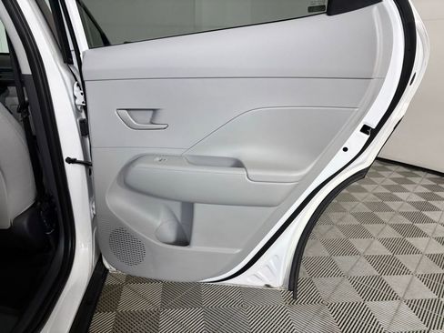 Used 2025 Hyundai Kona SEL image 23
