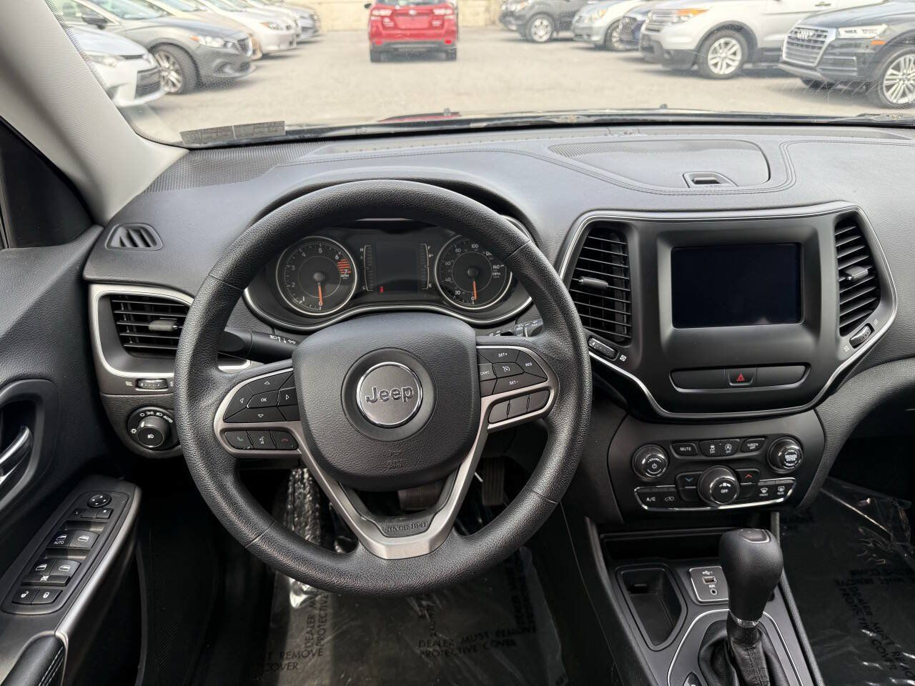 Used 2019 Jeep Cherokee Latitude w/ Popular Appearance Group FWD image 13
