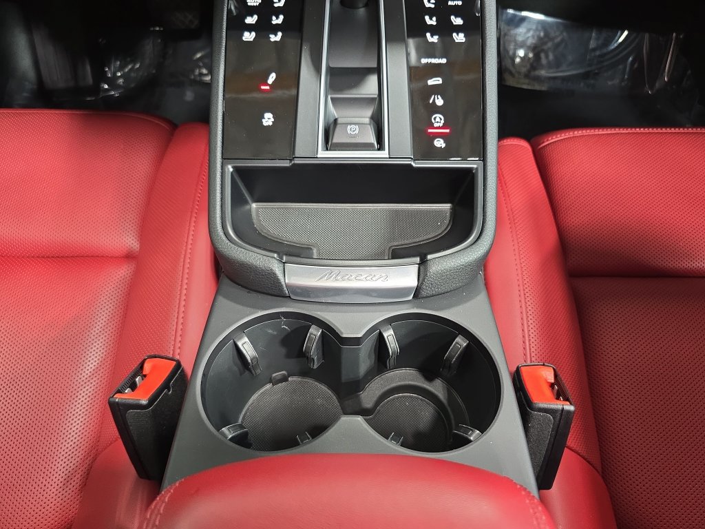 Certified 2026 Porsche Macan S AWD/4WD image 20