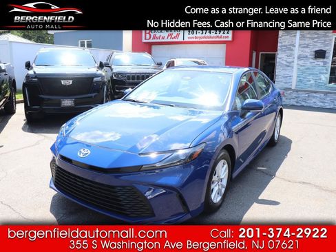 Used 2025 Toyota Camry LE FWD image 1