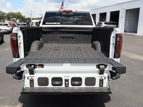 Certified 2025 GMC Sierra 2500 AT4 w/ AT4 Premium Plus Package AWD/4WD image 28
