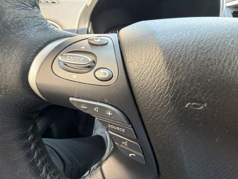 Used 2020 Nissan Pathfinder SL AWD/4WD image 19