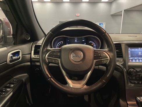 Used 2020 Jeep Grand Cherokee Laredo image 19