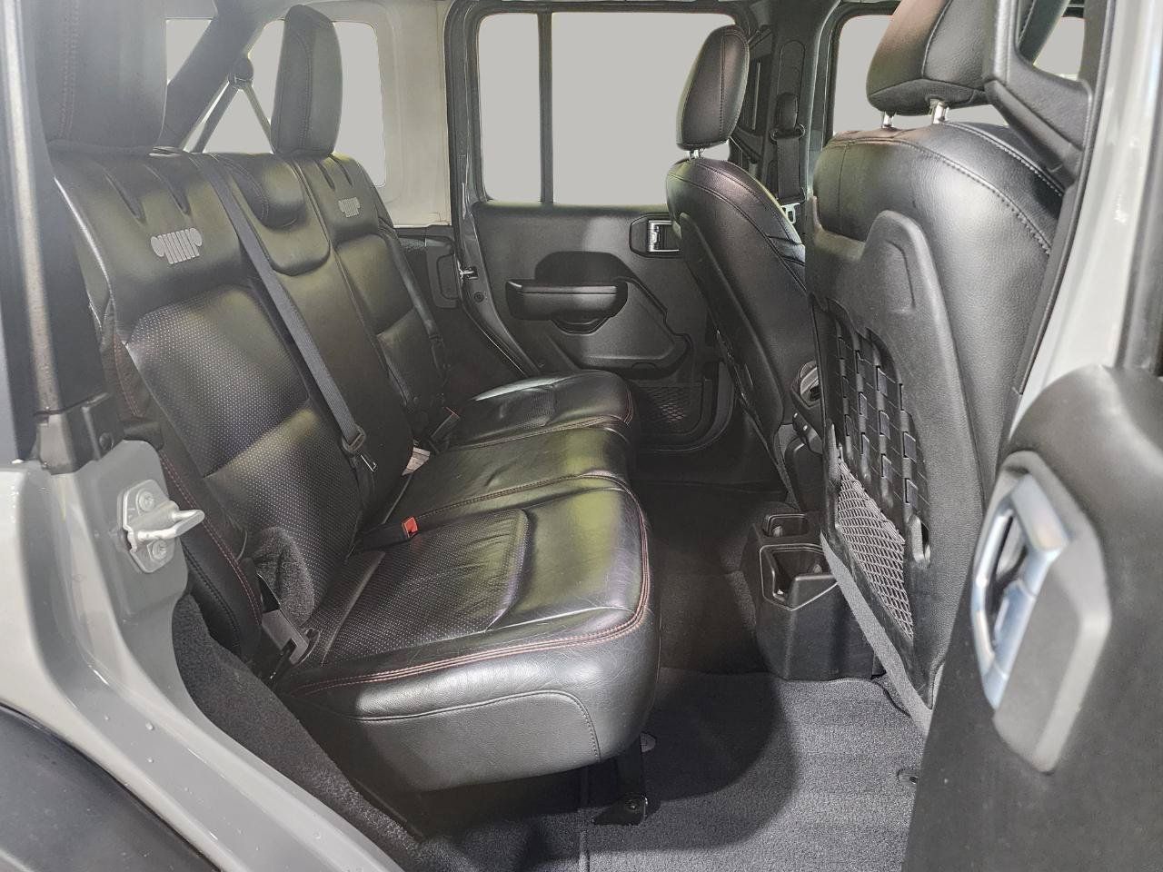Used 2021 Jeep Wrangler Unlimited Rubicon w/ Cold Weather Group AWD/4WD image 23