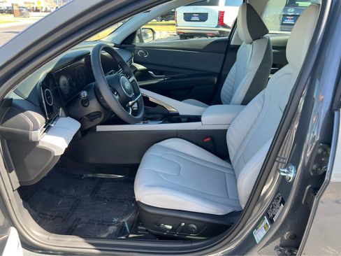 New 2026 Hyundai Elantra Limited FWD image 27