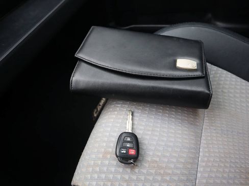 Used 2014 Toyota Camry SE FWD image 39