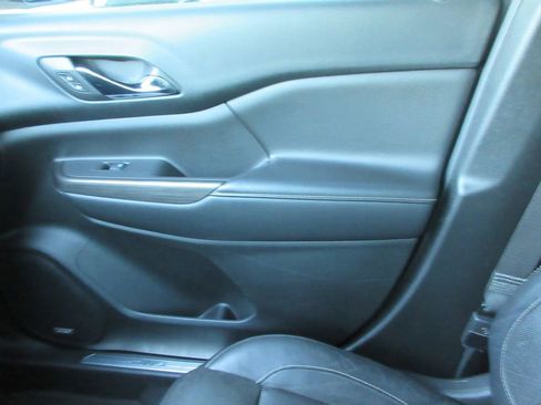 Certified 2017 GMC Acadia SLT image 33