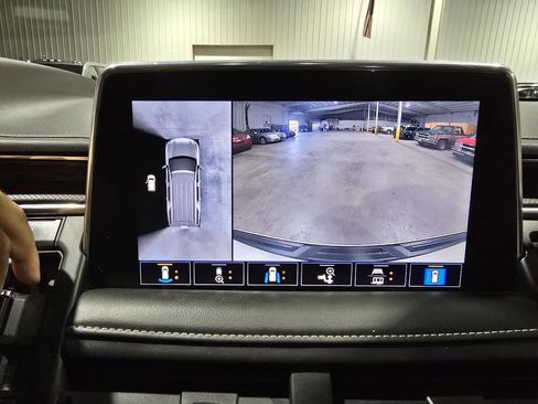Used 2021 Chevrolet Tahoe Premier AWD/4WD image 44