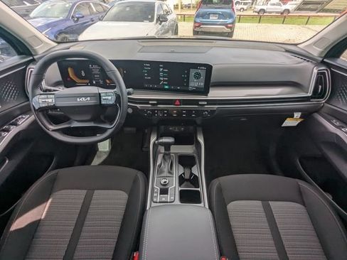New 2026 Kia Sorento LX FWD image 17