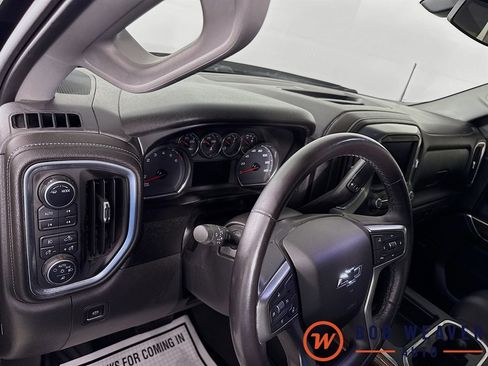 Used 2021 Chevrolet Silverado 1500 LT Trail Boss w/ LT Trail Boss Premium Package image 9