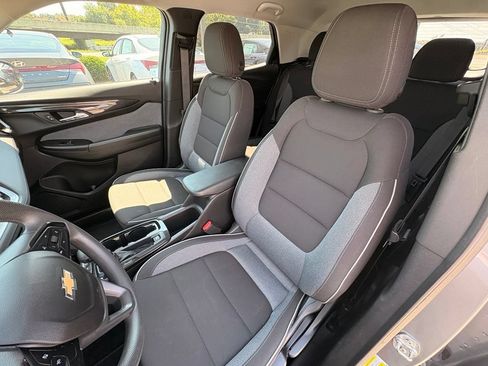 Used 2025 Chevrolet TrailBlazer LT FWD image 23