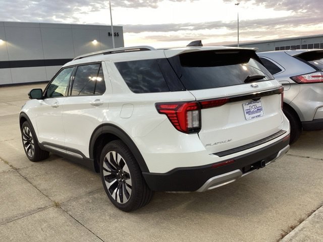 Used 2026 Ford Explorer Platinum w/ LUX Leather Package AWD/4WD image 16