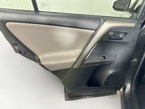 Used 2015 Toyota RAV4 LE image 24