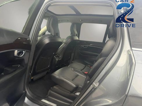 Used 2019 Volvo XC90 T5 Momentum w/ Multimedia Package AWD/4WD image 16