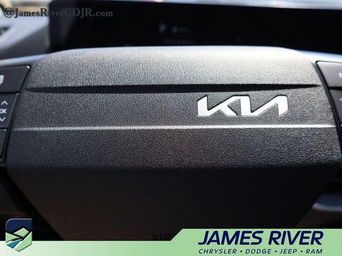 Used 2025 Kia K4 FWD image 26