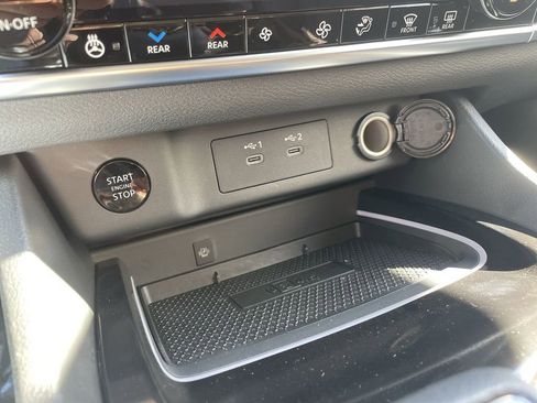 Certified 2025 Nissan Rogue SL w/ Tech Package FWD image 30