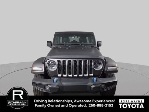 Used 2022 Jeep Wrangler Unlimited Sahara w/ Cold Weather Group AWD/4WD image 3