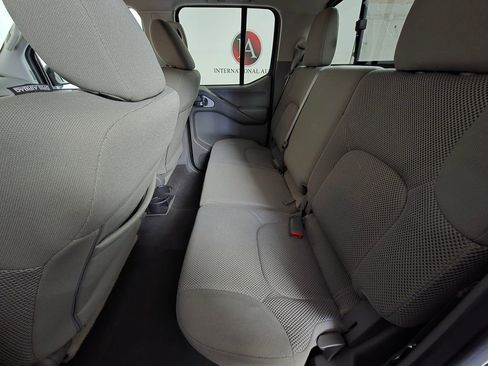 Used 2021 Nissan Frontier SV w/ Midnight Edition Floor Mats image 16