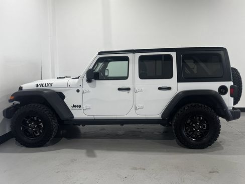 Used 2025 Jeep Wrangler Unlimited Sport AWD/4WD image 15