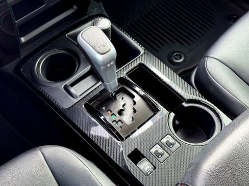 Used 2022 Toyota 4Runner TRD Off-Road Premium image 27