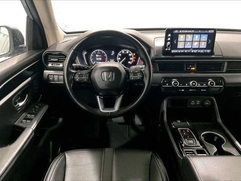 Used 2024 Honda Pilot Touring image 18
