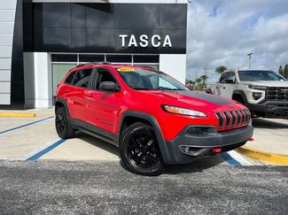 Used 2017 Jeep Cherokee Trailhawk w/ Trailer Tow Group AWD/4WD video 1
