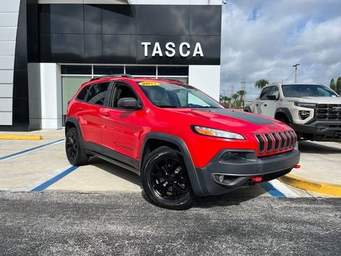 Used 2017 Jeep Cherokee Trailhawk w/ Trailer Tow Group AWD/4WD image 1