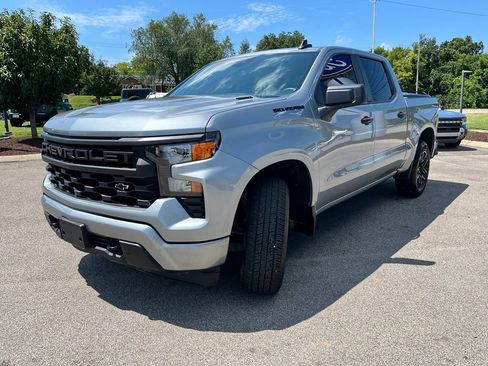 Used 2025 Chevrolet Silverado 1500 Custom w/ LPO, Dark Essentials Package RWD image 3