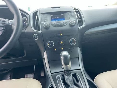 Used 2015 Ford Edge SE FWD image 18