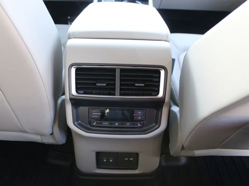 Used 2025 Volkswagen Atlas SEL Premium R-Line image 15