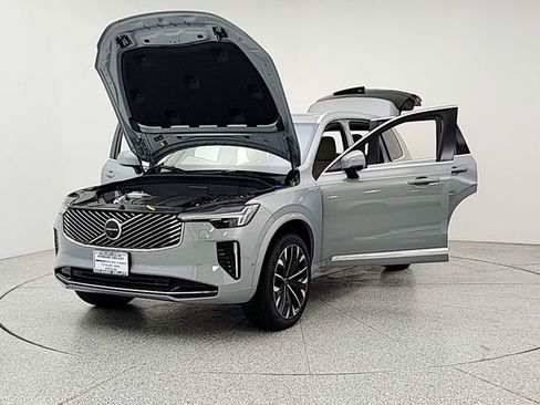 New 2026 Volvo XC90 B5 Plus w/ Protection Package image 9