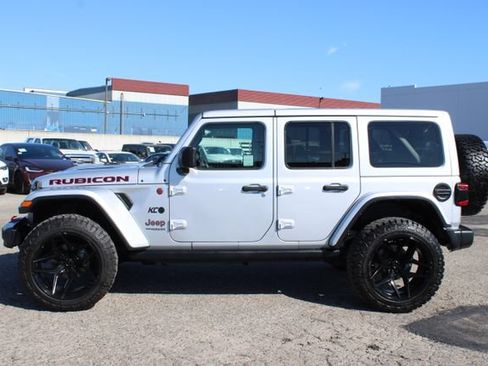 Used 2022 Jeep Wrangler Unlimited Rubicon w/ LED Lighting Group AWD/4WD image 7