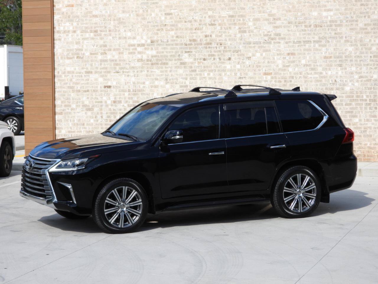Used 2016 Lexus LX 570 4WD image 34