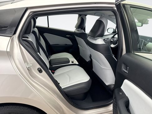 Used 2017 Toyota Prius Prime Advanced image 17