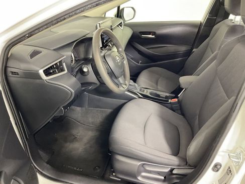 Used 2021 Toyota Corolla LE image 17