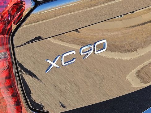 New 2026 Volvo XC90 B6 Plus w/ Protection Package Premier image 11