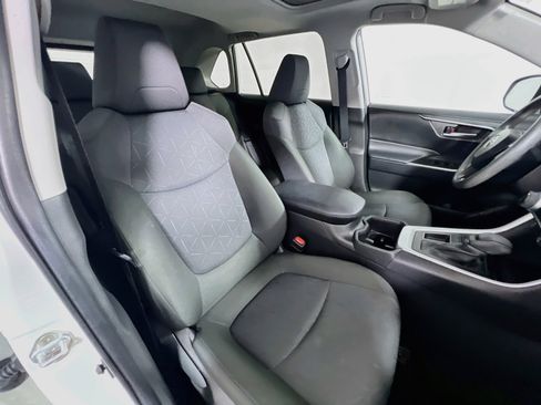 Used 2024 Toyota RAV4 XLE w/ Convenience Package FWD image 30