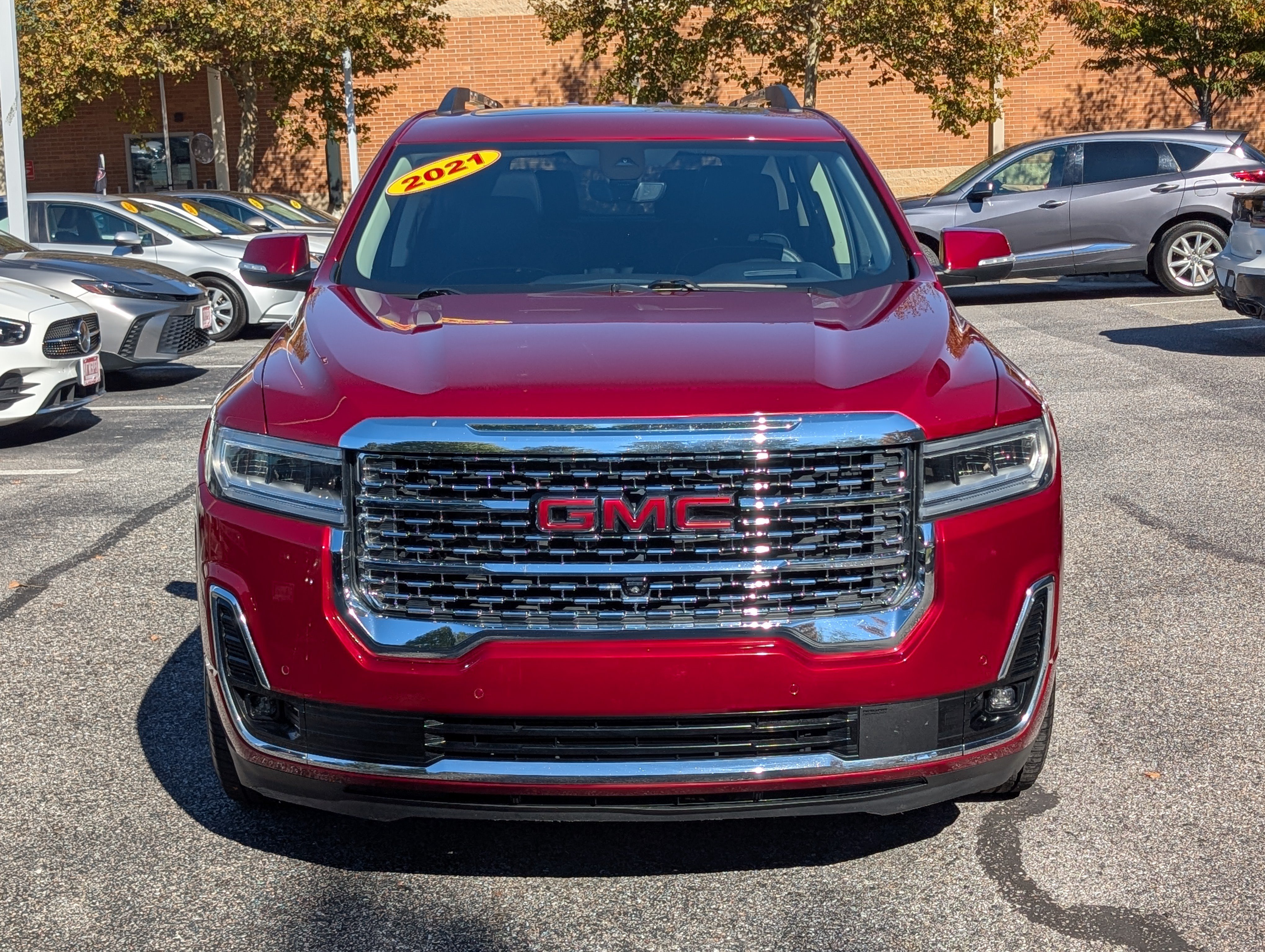 Used 2021 GMC Acadia Denali w/ Denali Ultimate Package AWD/4WD image 8