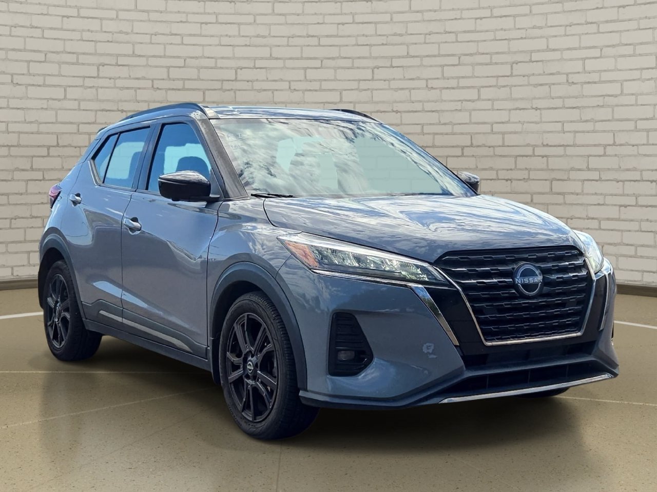 Used 2022 Nissan Kicks SR FWD image 3