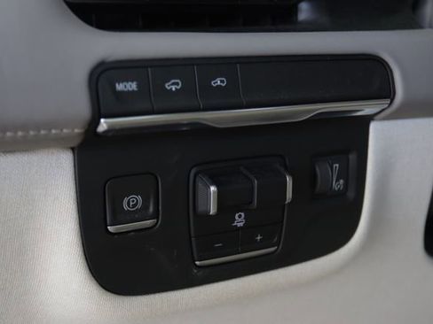 Used 2021 Cadillac Escalade Premium Luxury Platinum image 26