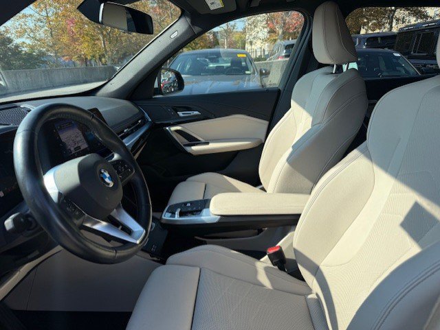Used 2023 BMW X1 xDrive28i w/ Convenience Package AWD/4WD image 3